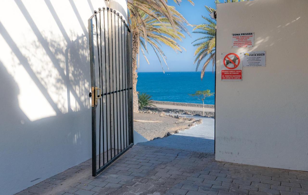 קוסטה טגוויסה Luxury Estudio En Playa Roca A Primera Linea Del Mar מראה חיצוני תמונה